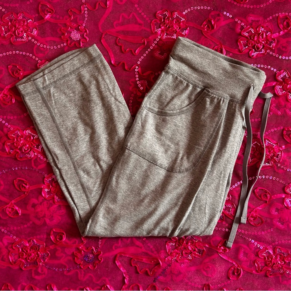 light gray athletic works capri workout pants